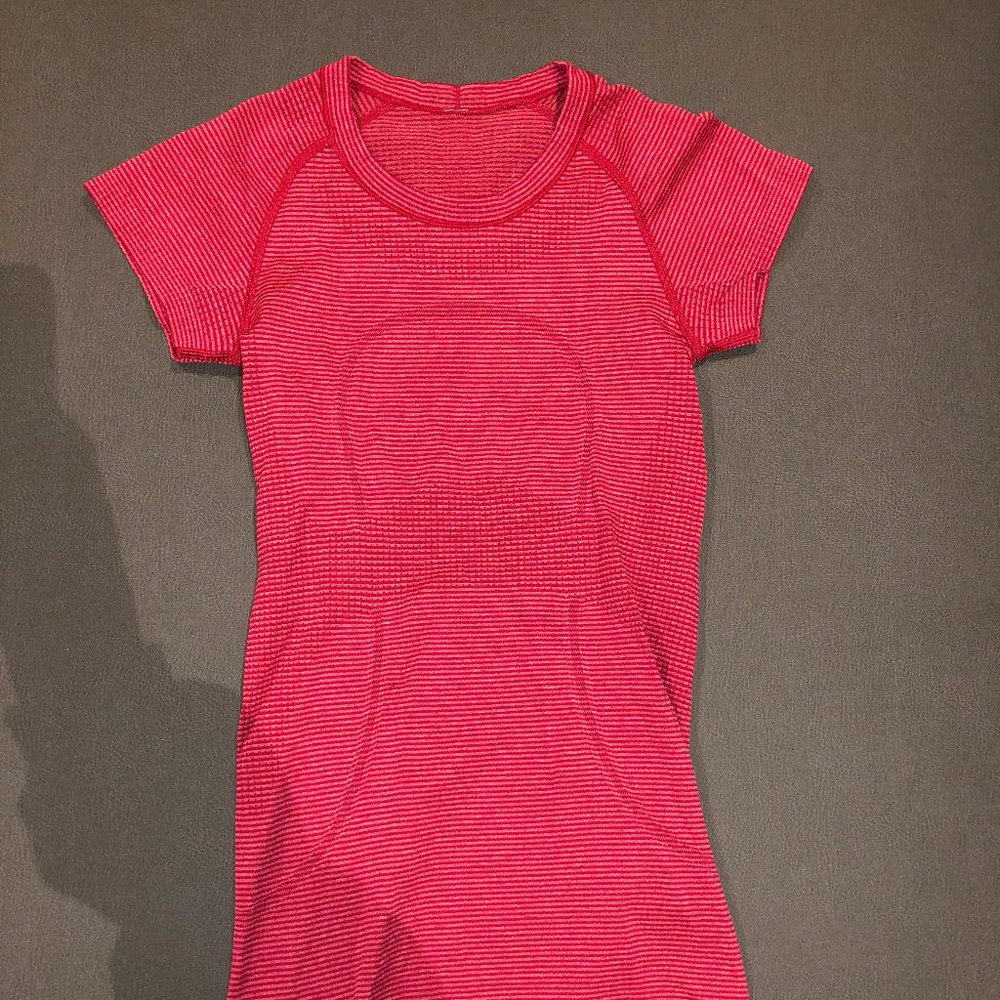 Lululemon T-shirt